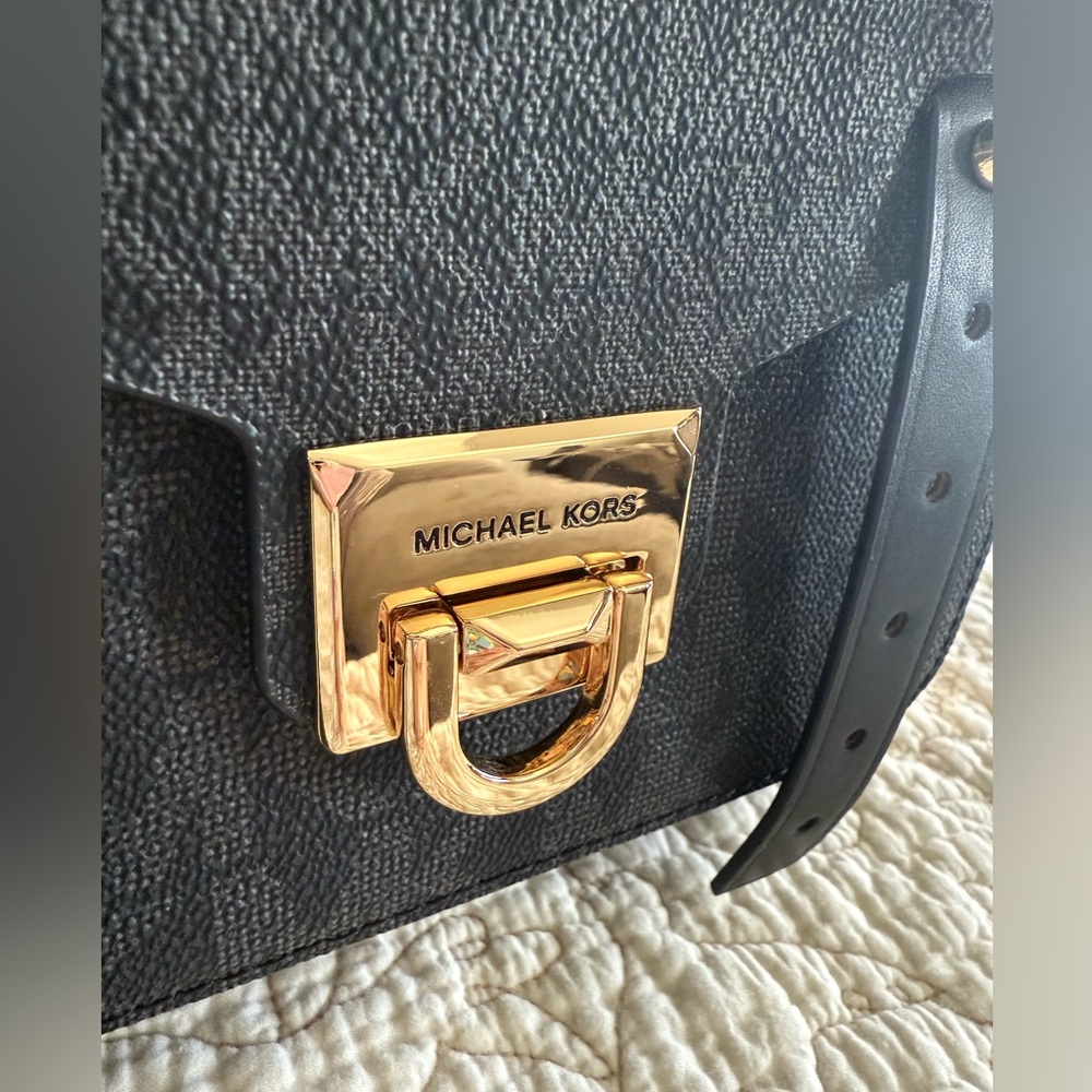 🌟NWT🌟 Michael Kors Manhattan Black & Grey Satchel w/ Gold Accents - Picture 3 of 15